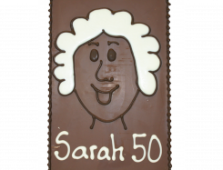 Chocoladeplakkaat met tekst: Sarah 50